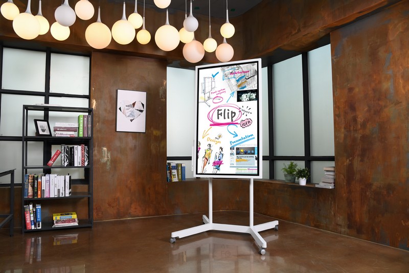  Samsung Transforms the Modern Meeting with new Interactive Digital Flip Chart